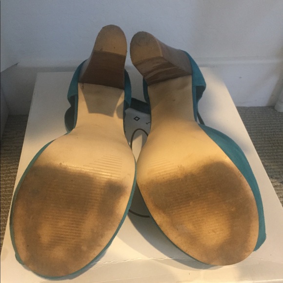 Steve Madden Teal suede heels - Picture 3 of 3